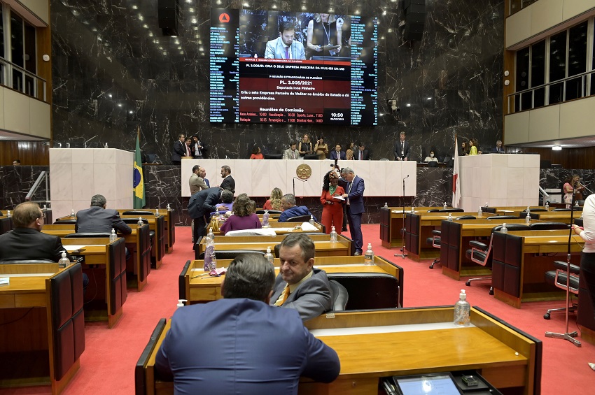 Tadeuzinho destaca força da mulher no Legislativo de Minas